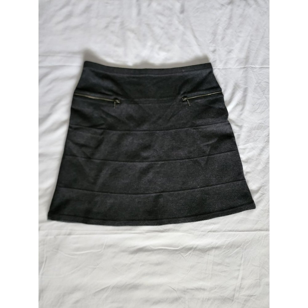Athleta Strata Women's Gray A-Line Zipper Pockets Ponte Mini Skirt Petite Sz MP - Picture 3 of 11